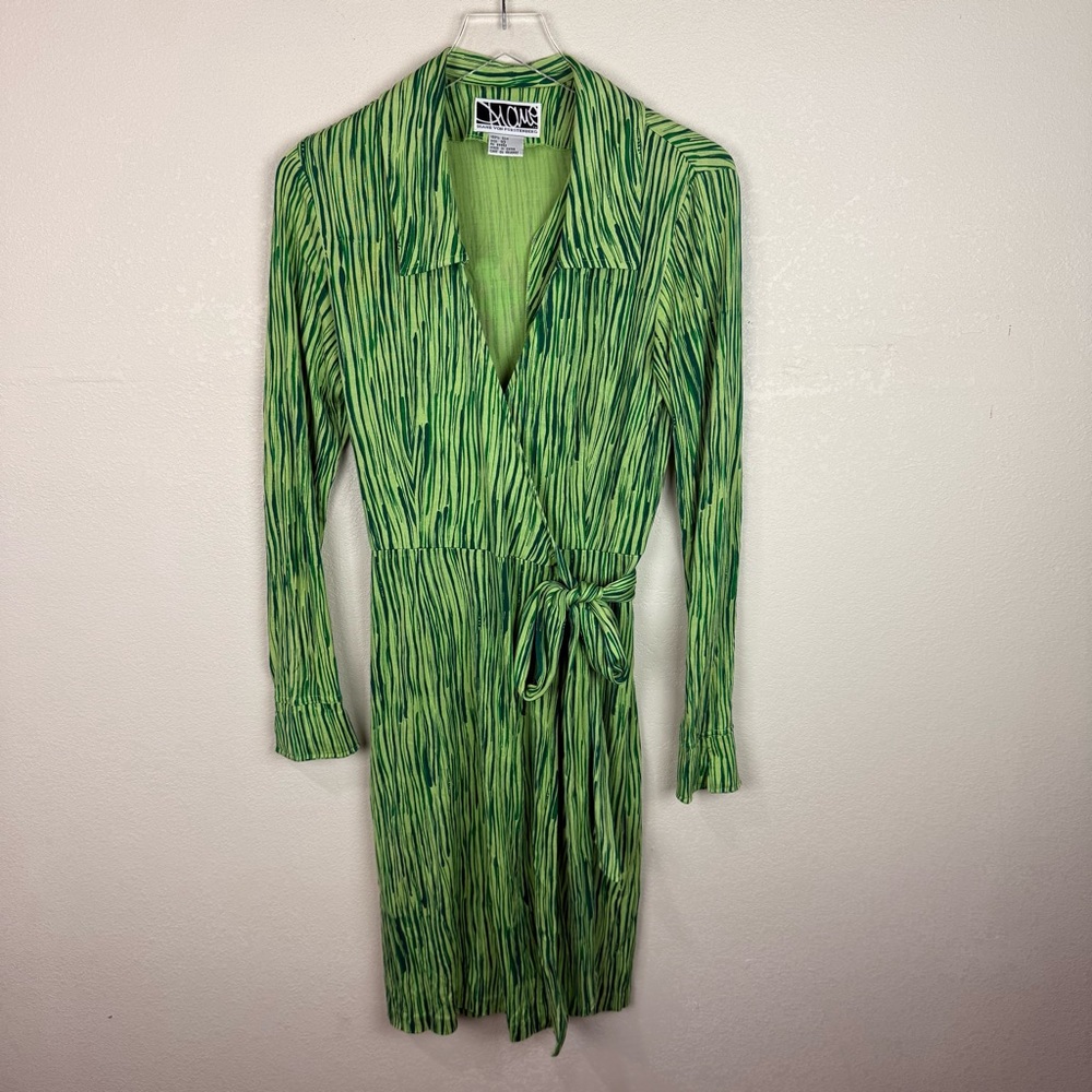 DVF Green Wrap Long Sleeve Silk Dress Vintage 70s Size 10 Retro